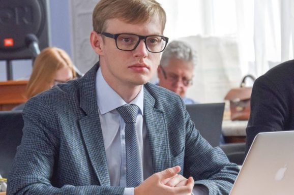 Олег Деренюга